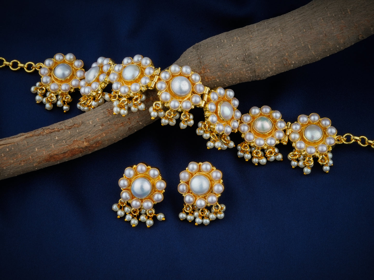 Amna Mogra Choker Set