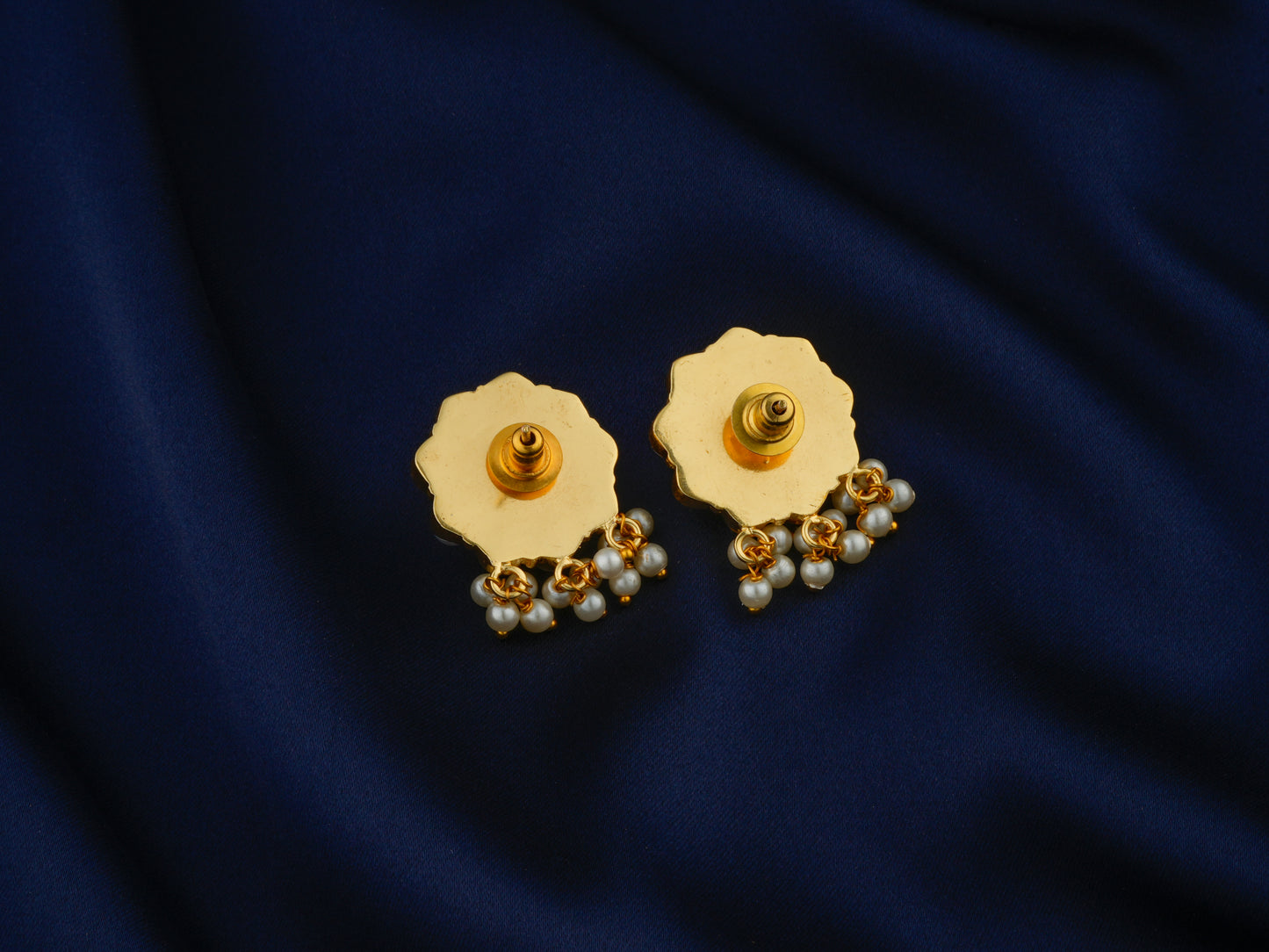 Aamna Pearl Studs