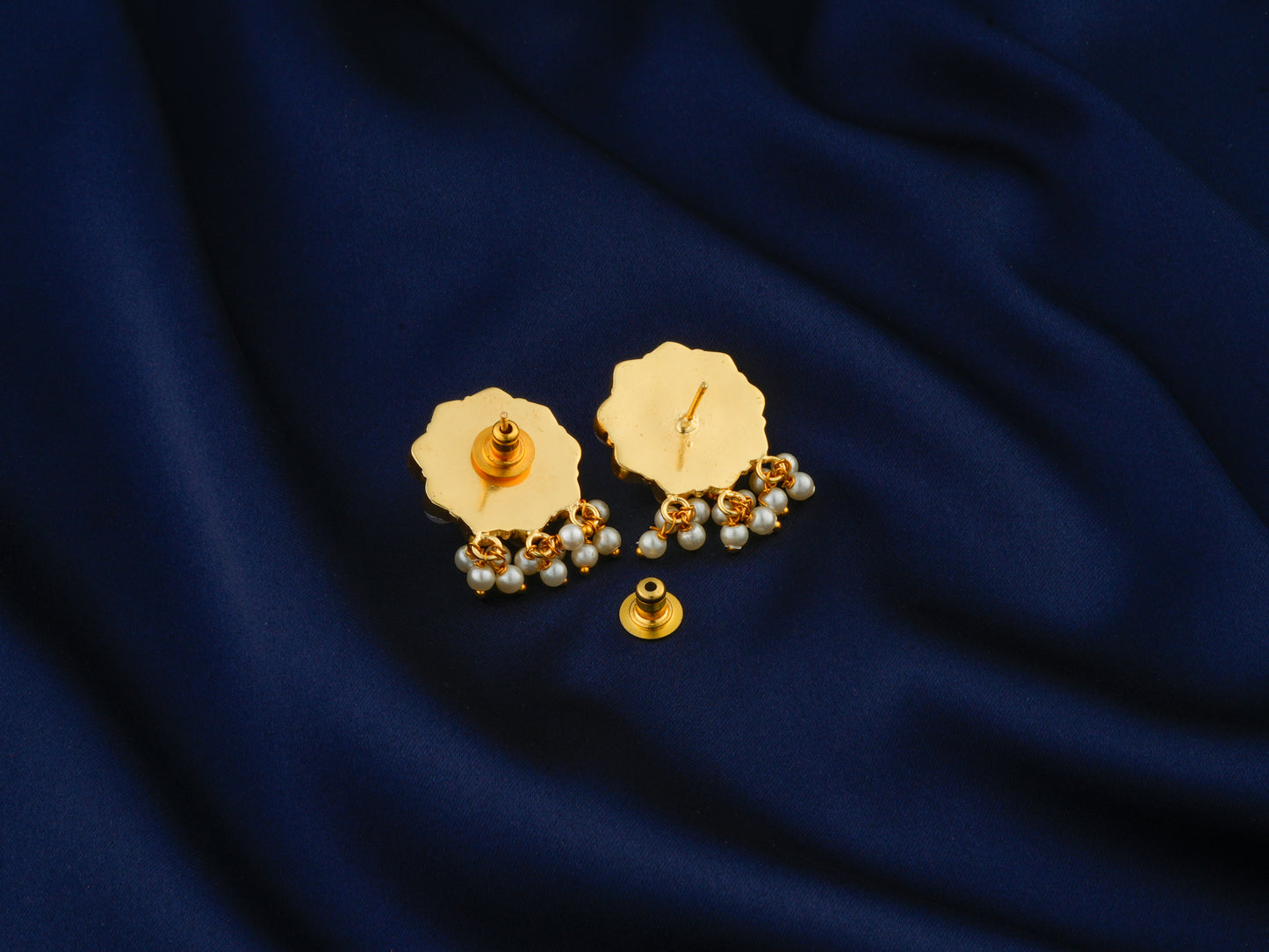 Aamna Pearl Studs