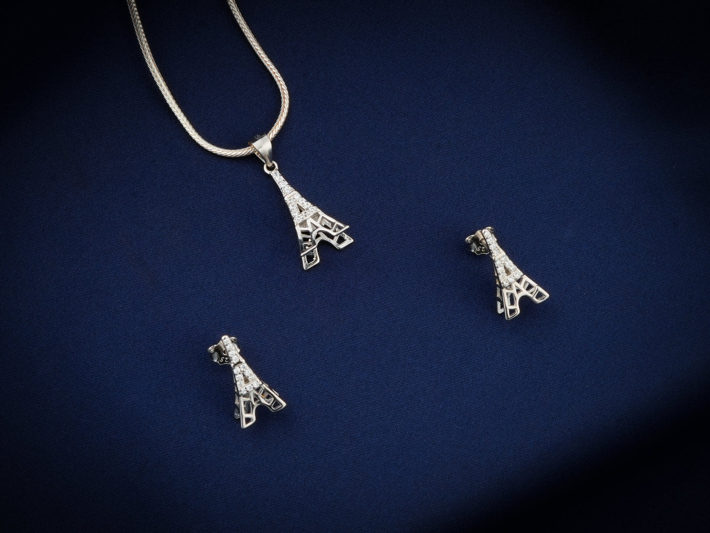 Eiffel Tower Silver Necklace And Studs Set