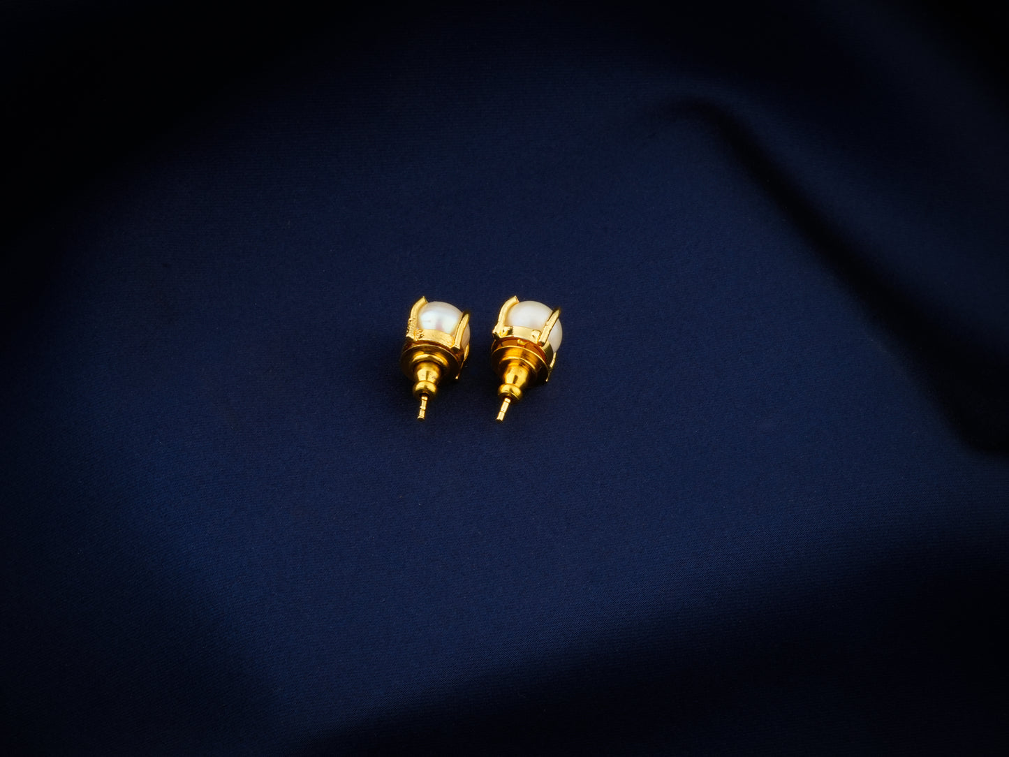 Pearl Bloom Studs (9 mm)