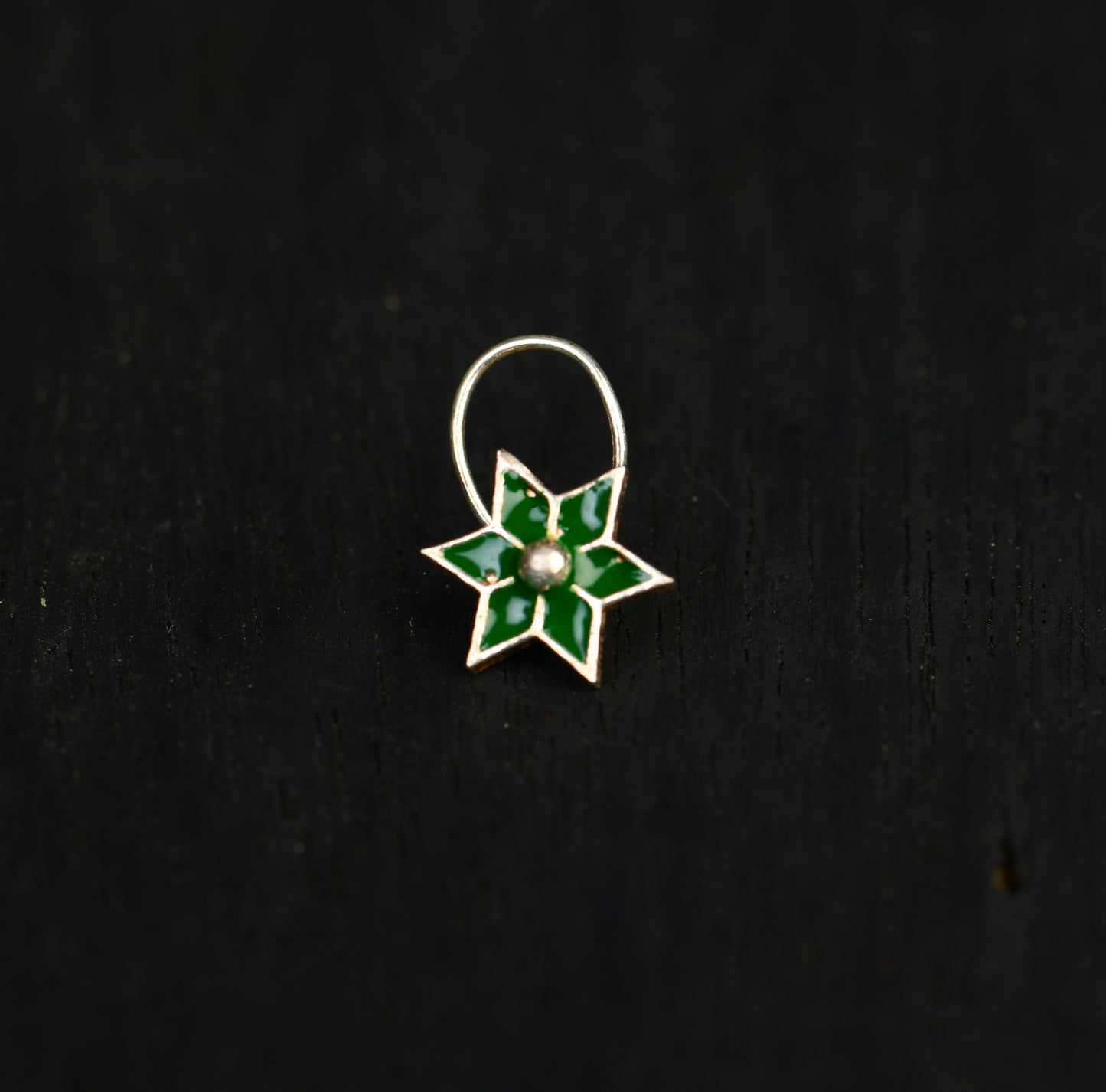 Green Star Silver Enamel Nose Pin