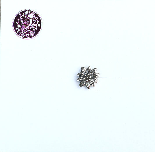 Chrysanthamum Silver Nose Pin