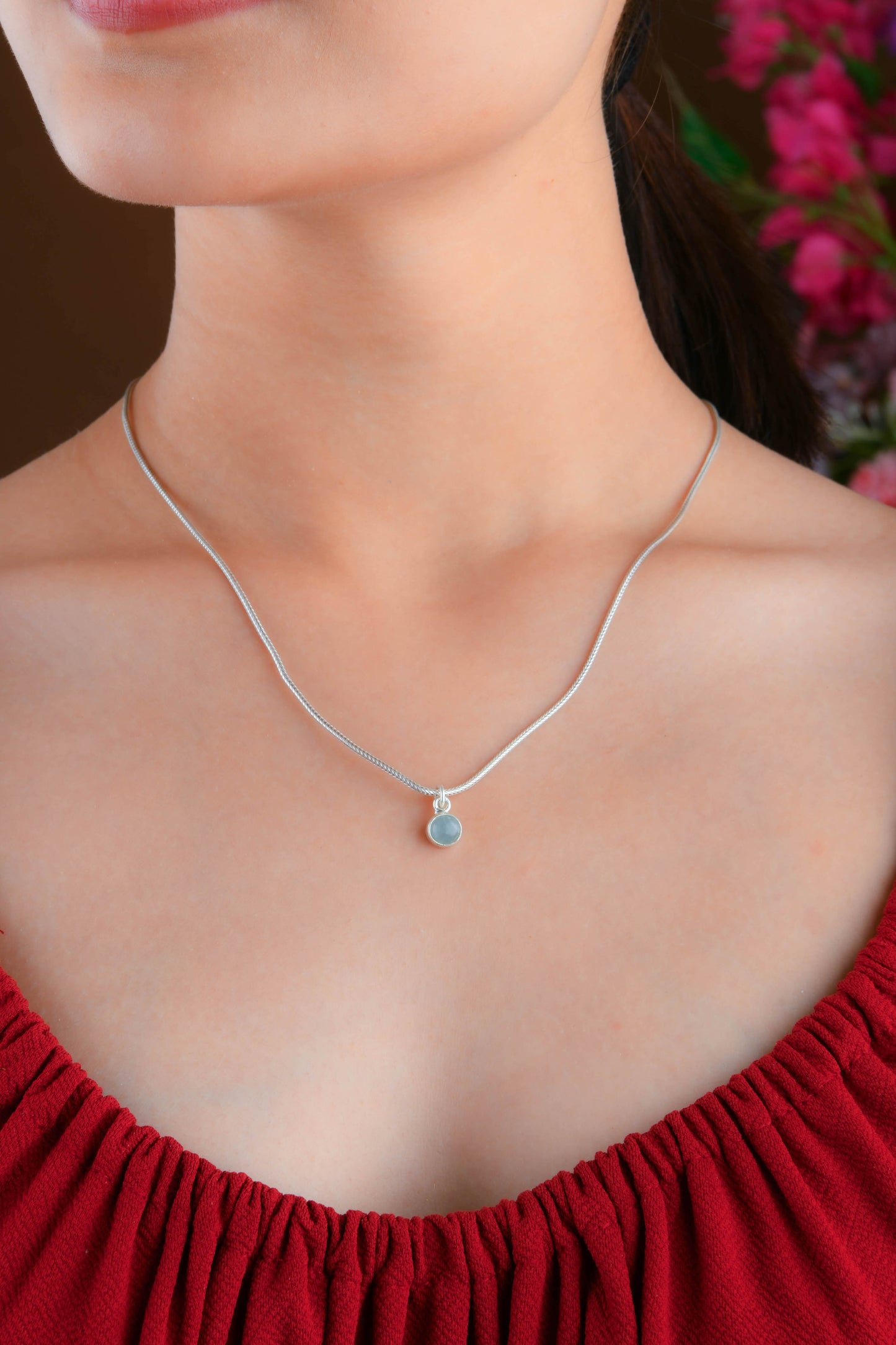 Aquamarine Pendant In Silver Chain