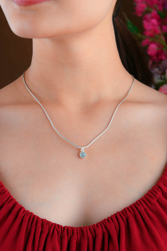 Aquamarine Pendant In Silver Chain