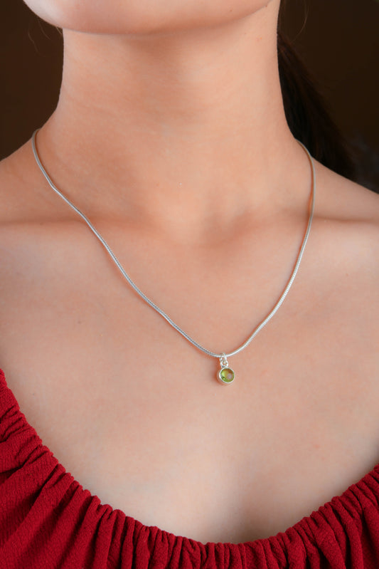 Peridot Pendant In Silver Chain