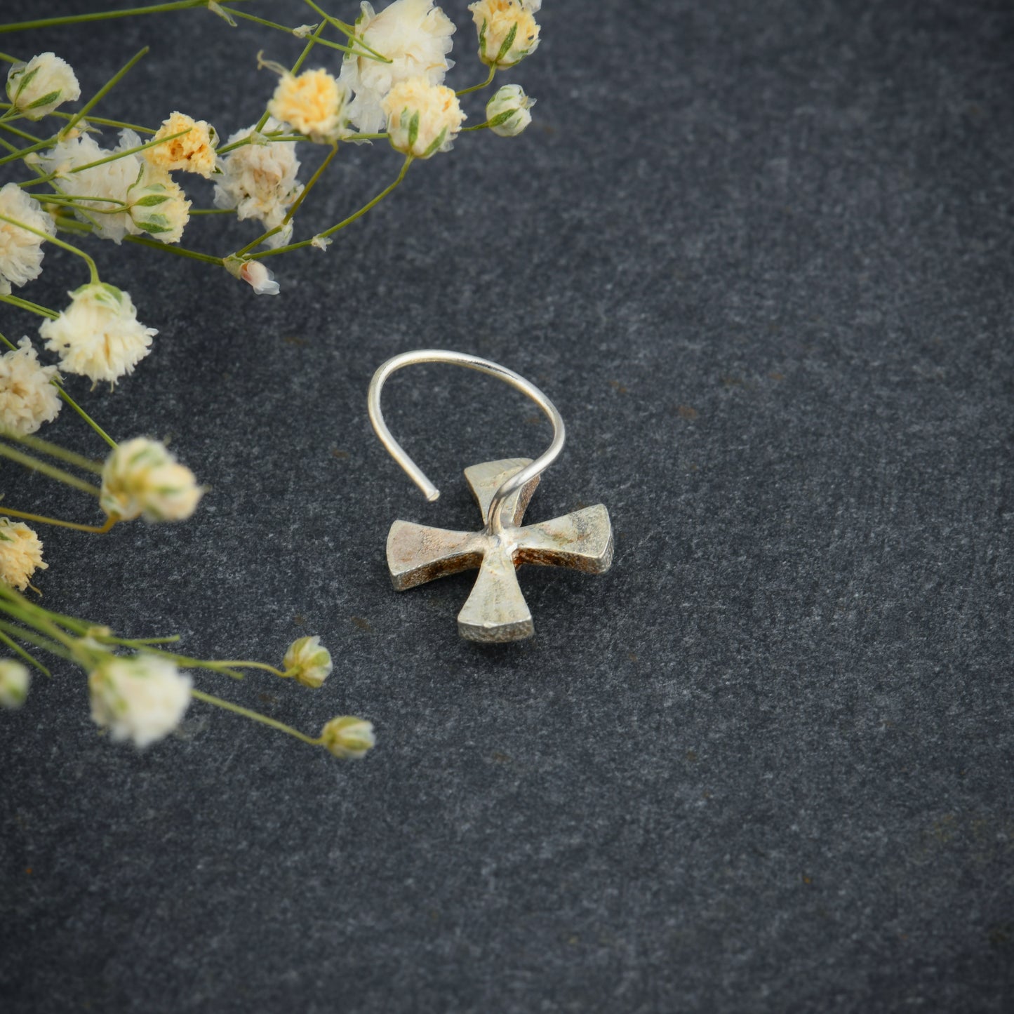Pin Wheel Pink Silver Nose Pin