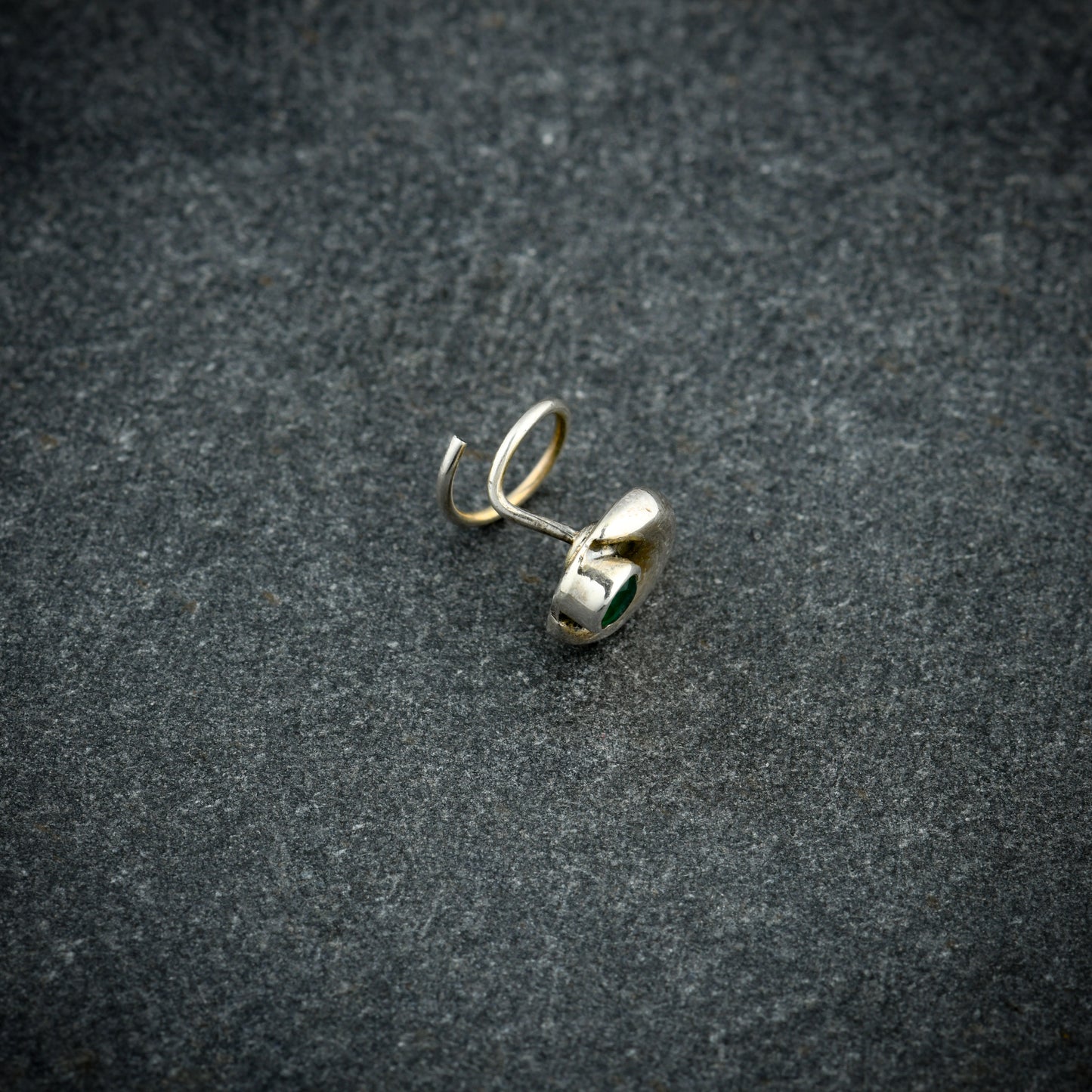 Antique Emerald Moon Silver Nose Pin