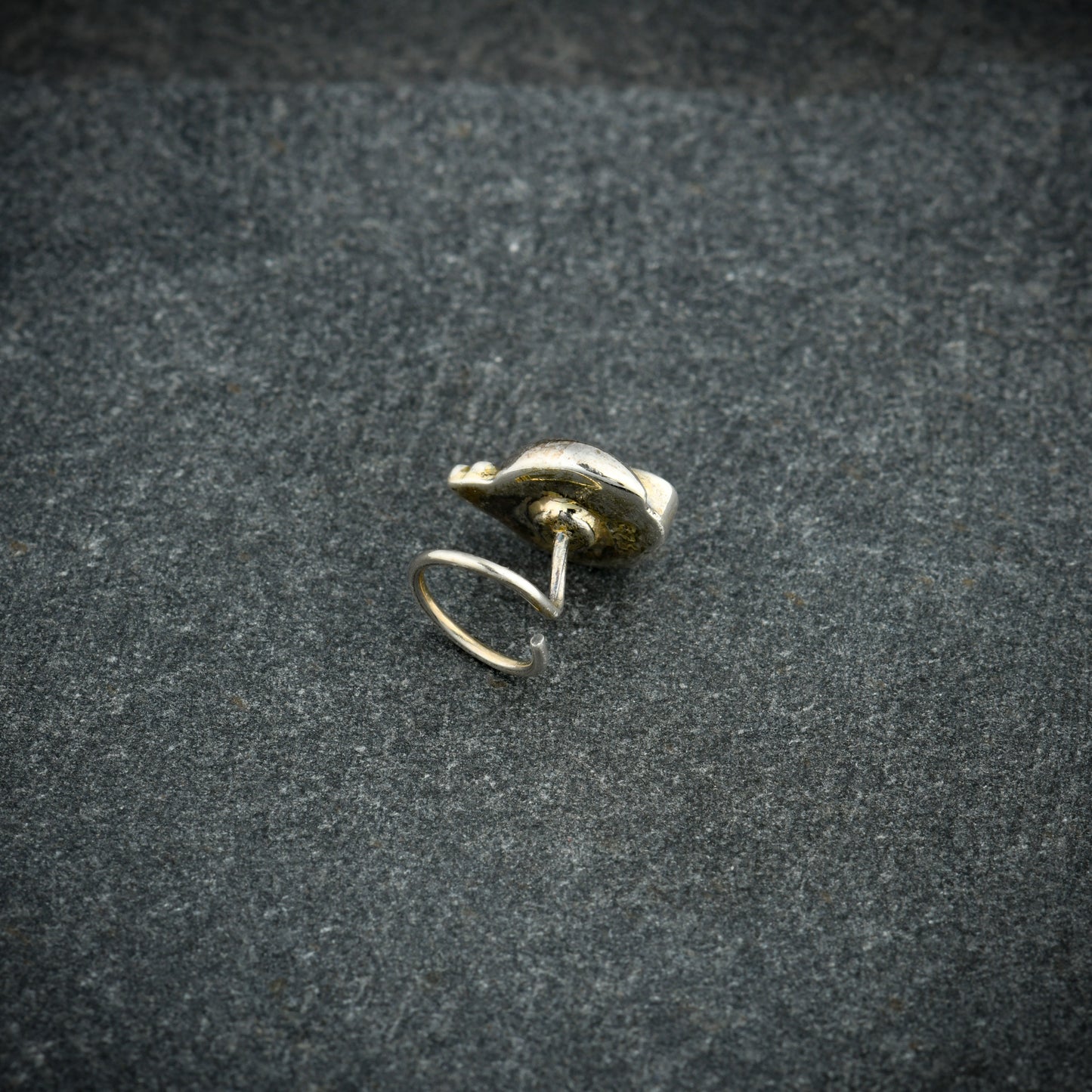 Antique Emerald Moon Silver Nose Pin