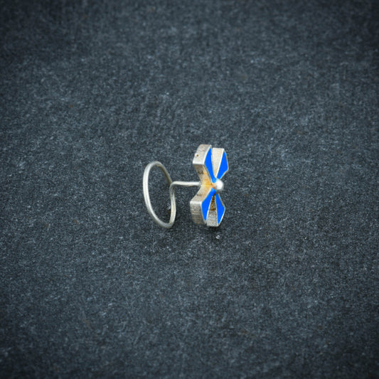 Pin Wheel Blue Silver Nose Pin