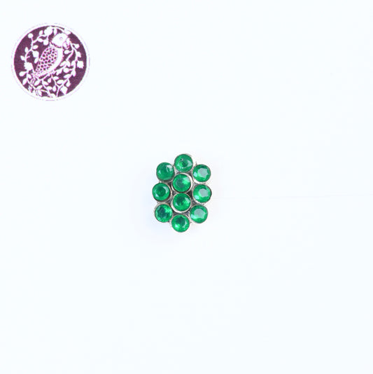 Emerald Bloom Oval Silver Nose Pin