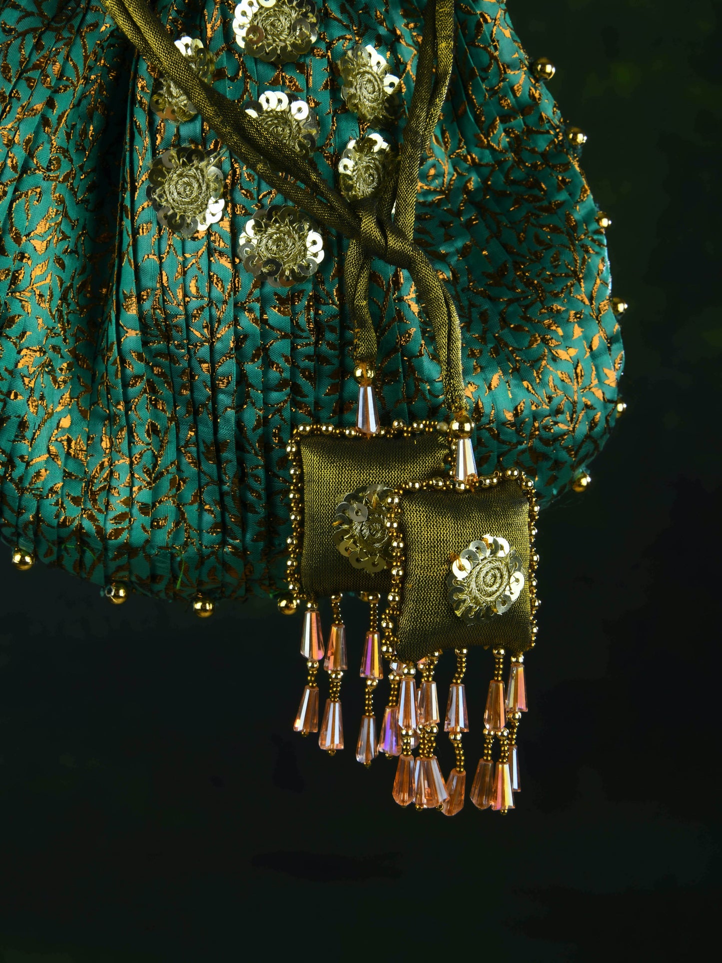 Sundar Shabnam Green Sequinned Potli