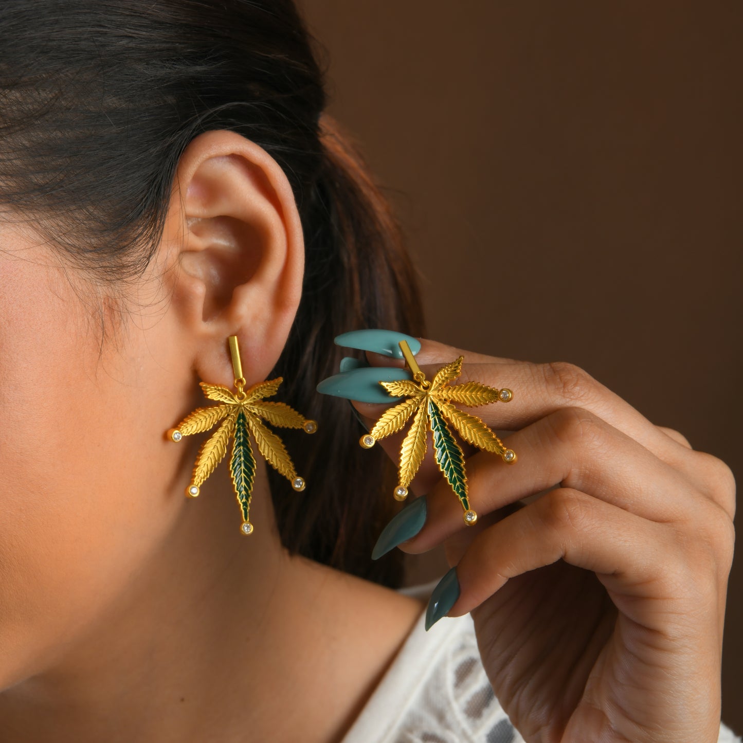 Corbett Canabis Studs