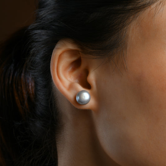 Ash Grey Pearl Studs (11 mm)