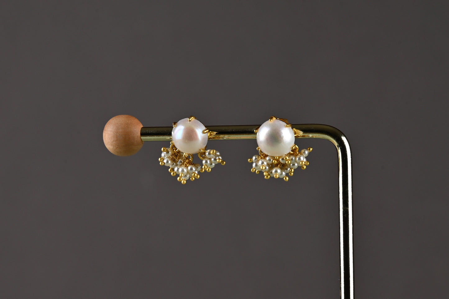 Pretty Woman Pearl Stud Earrings