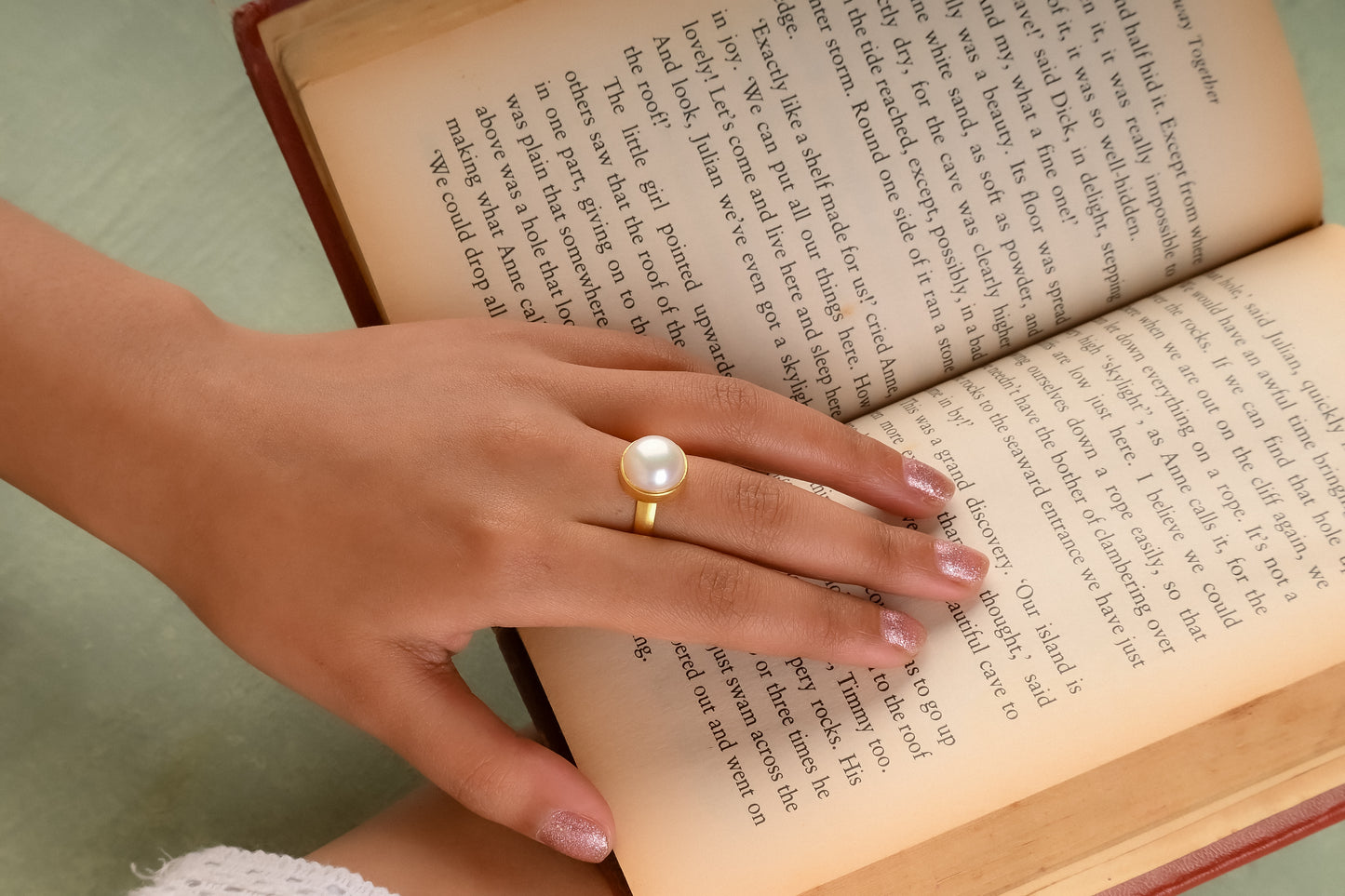 Classic Pearl Ring (Gold-Plated)