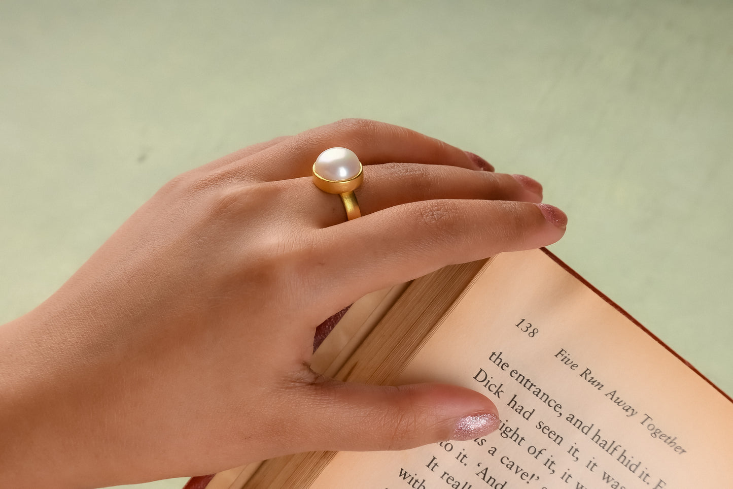 Classic Pearl Ring (Gold-Plated)