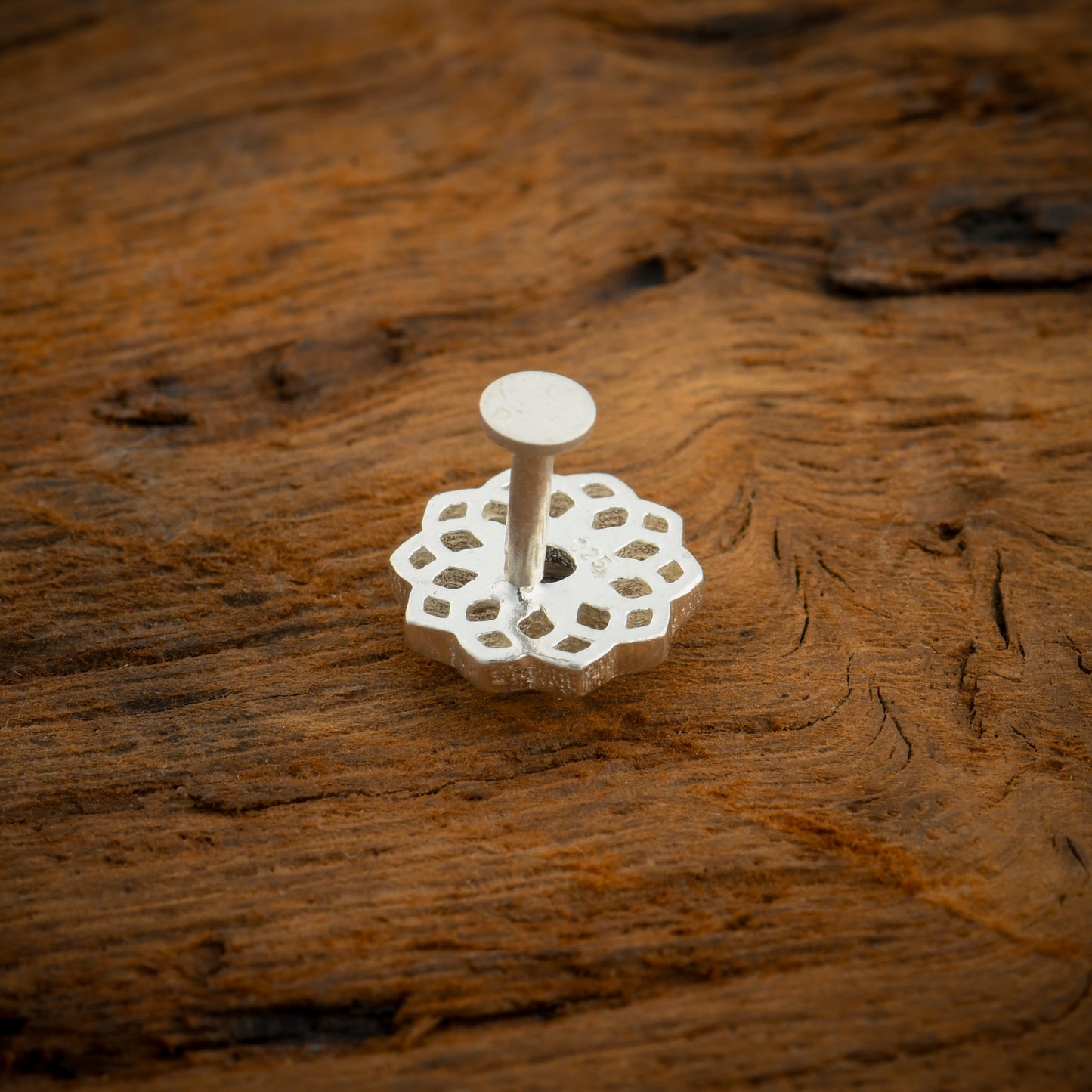 Crown Chakra Silver Nose Pin With Amethyst Stone