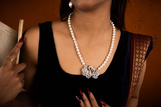 Swan Pearl Necklace