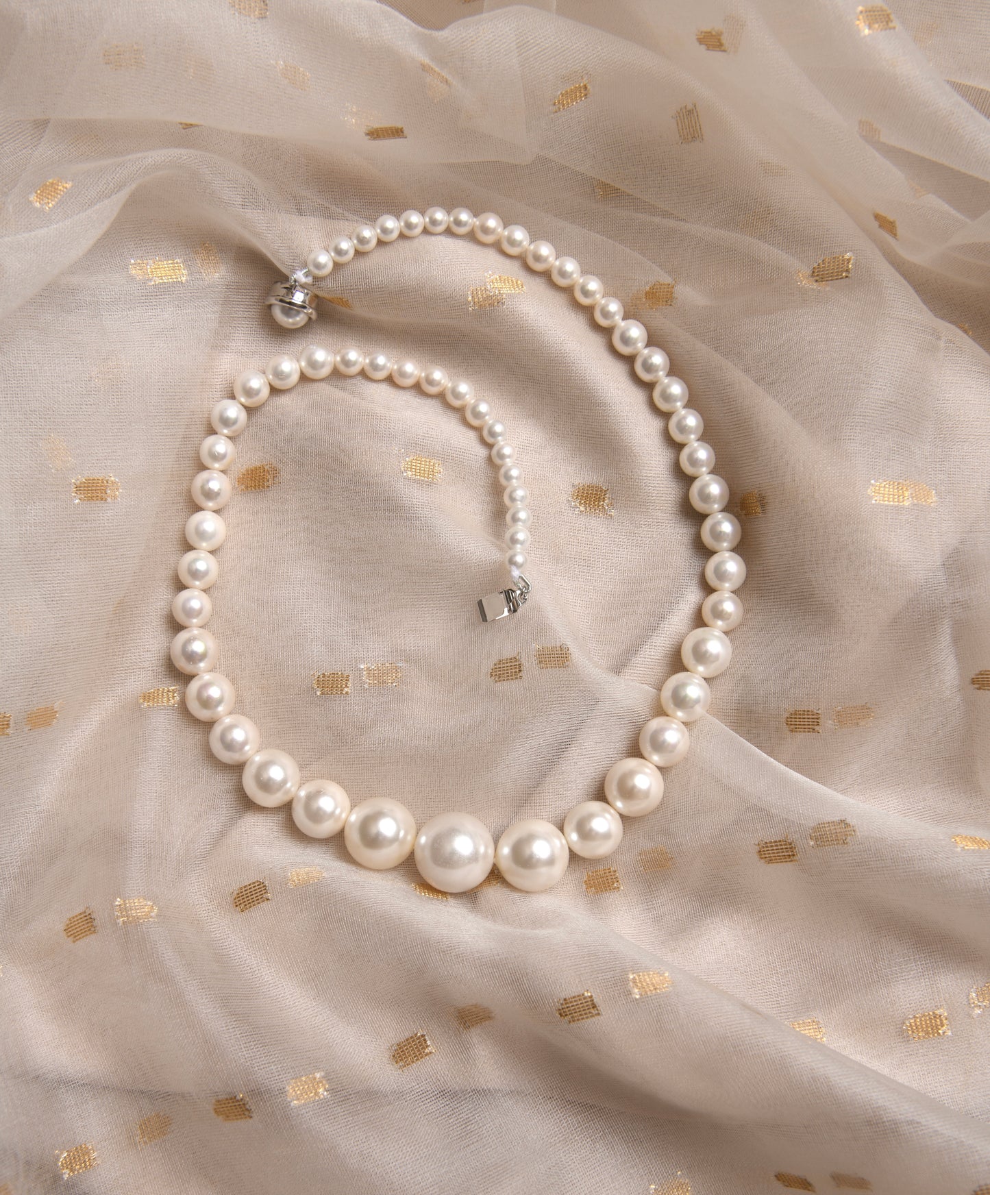 Stunning Graduated Pearls Necklace
