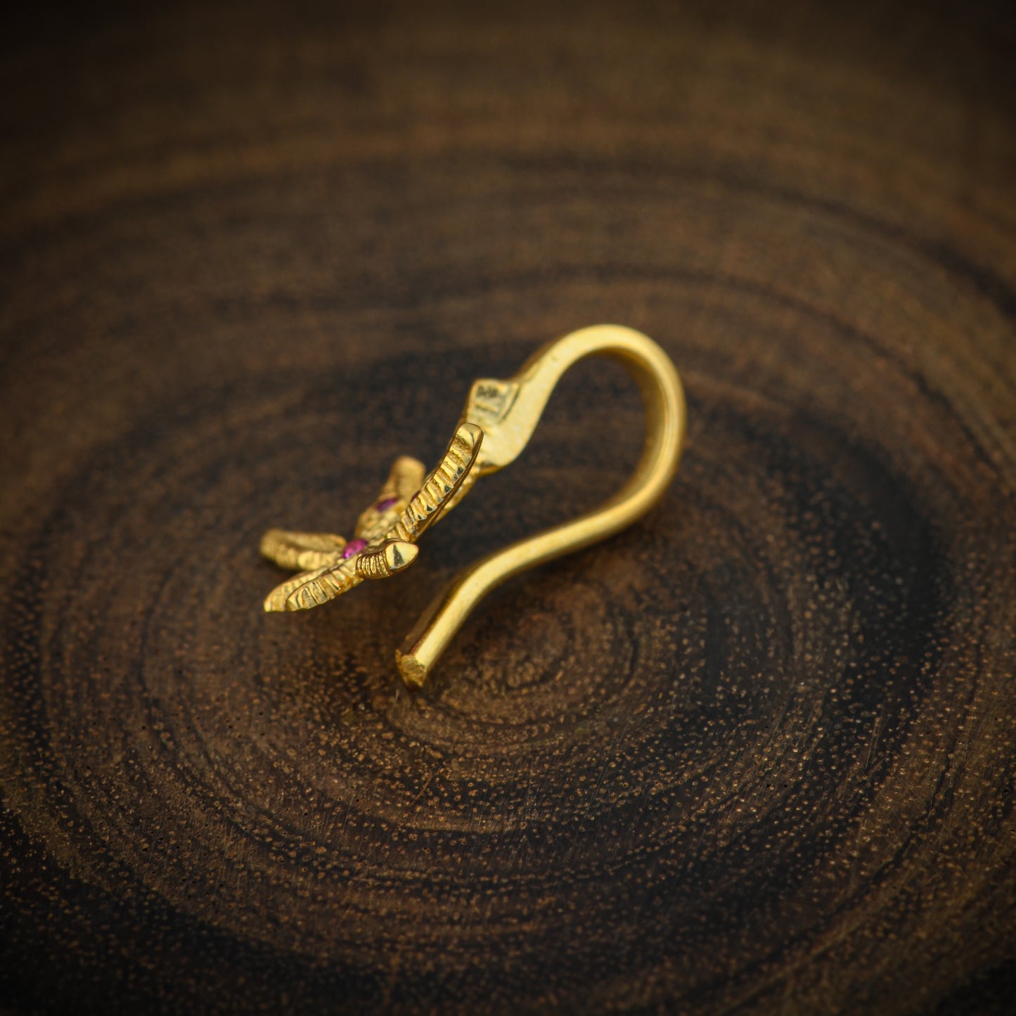 "Cannabis The Weed" Gold Plated Silver Nose Pin