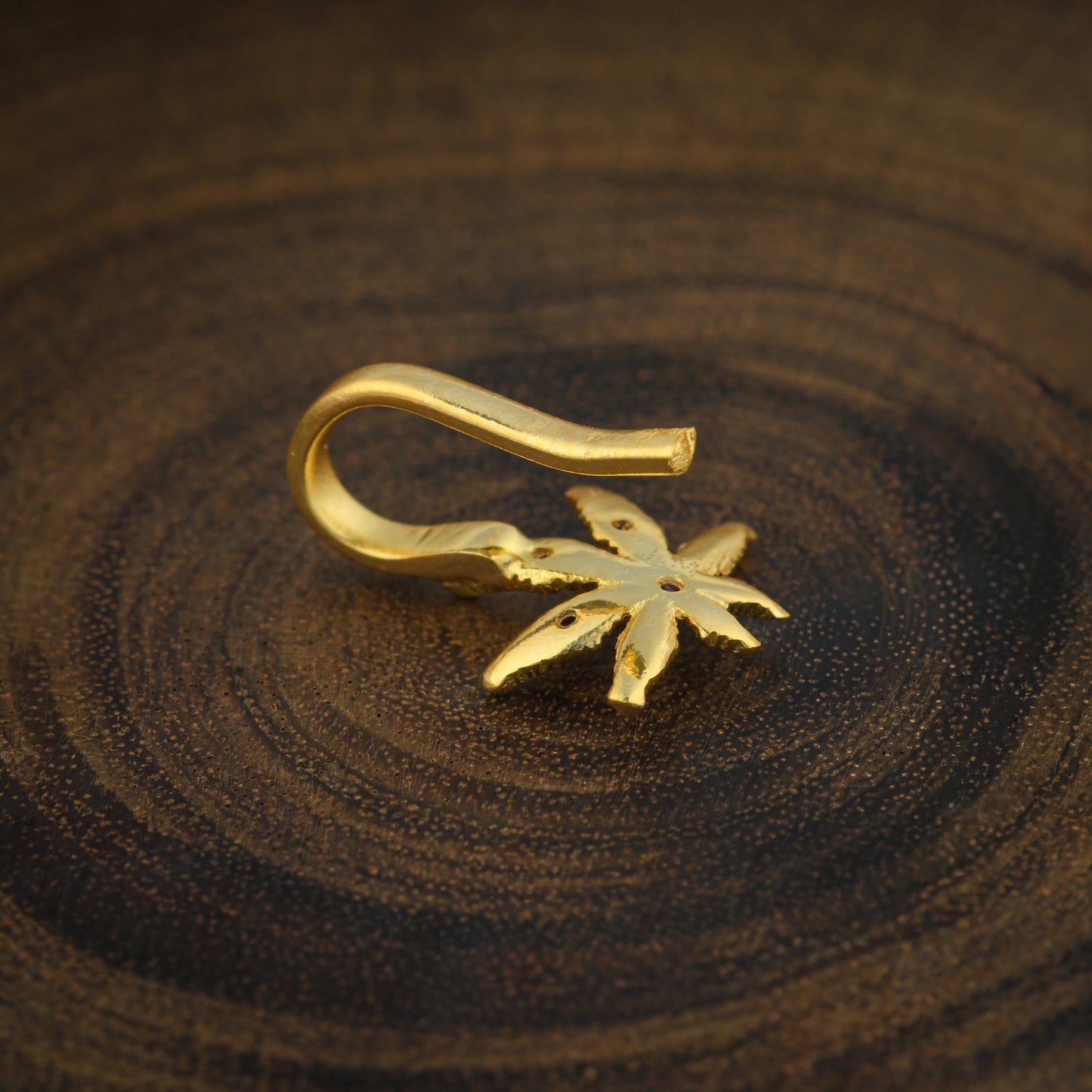 "Cannabis The Weed" Gold Plated Silver Nose Pin