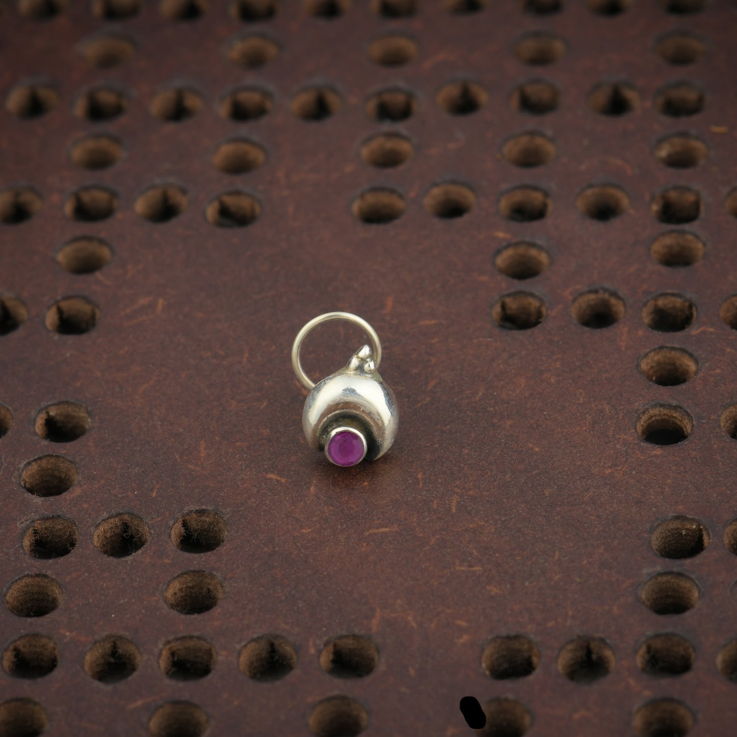 Antique Red Onyx Moon Silver Nose Pin