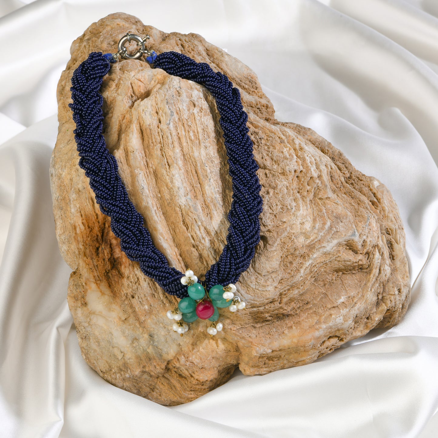 Blue Glass Beads Choker With Beads Pendant