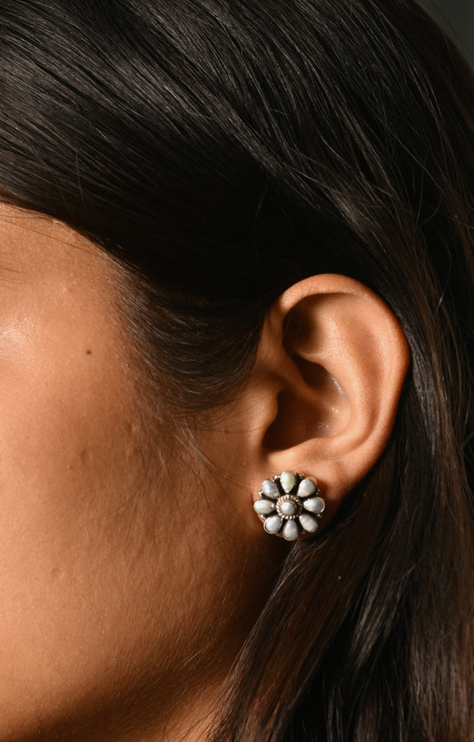 Exclusive Silver Pearl Flowers