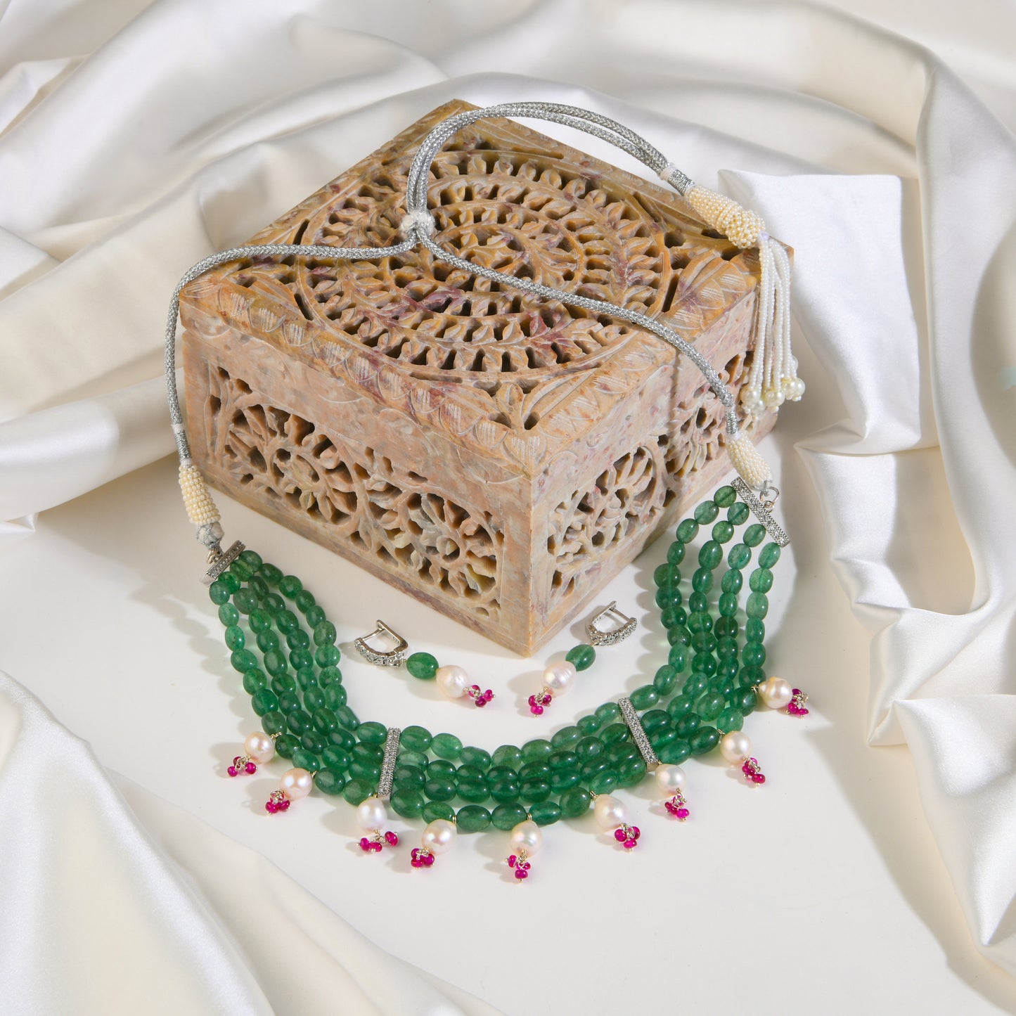 Regal Emerald Green Ruby And Pearl Necklace Set