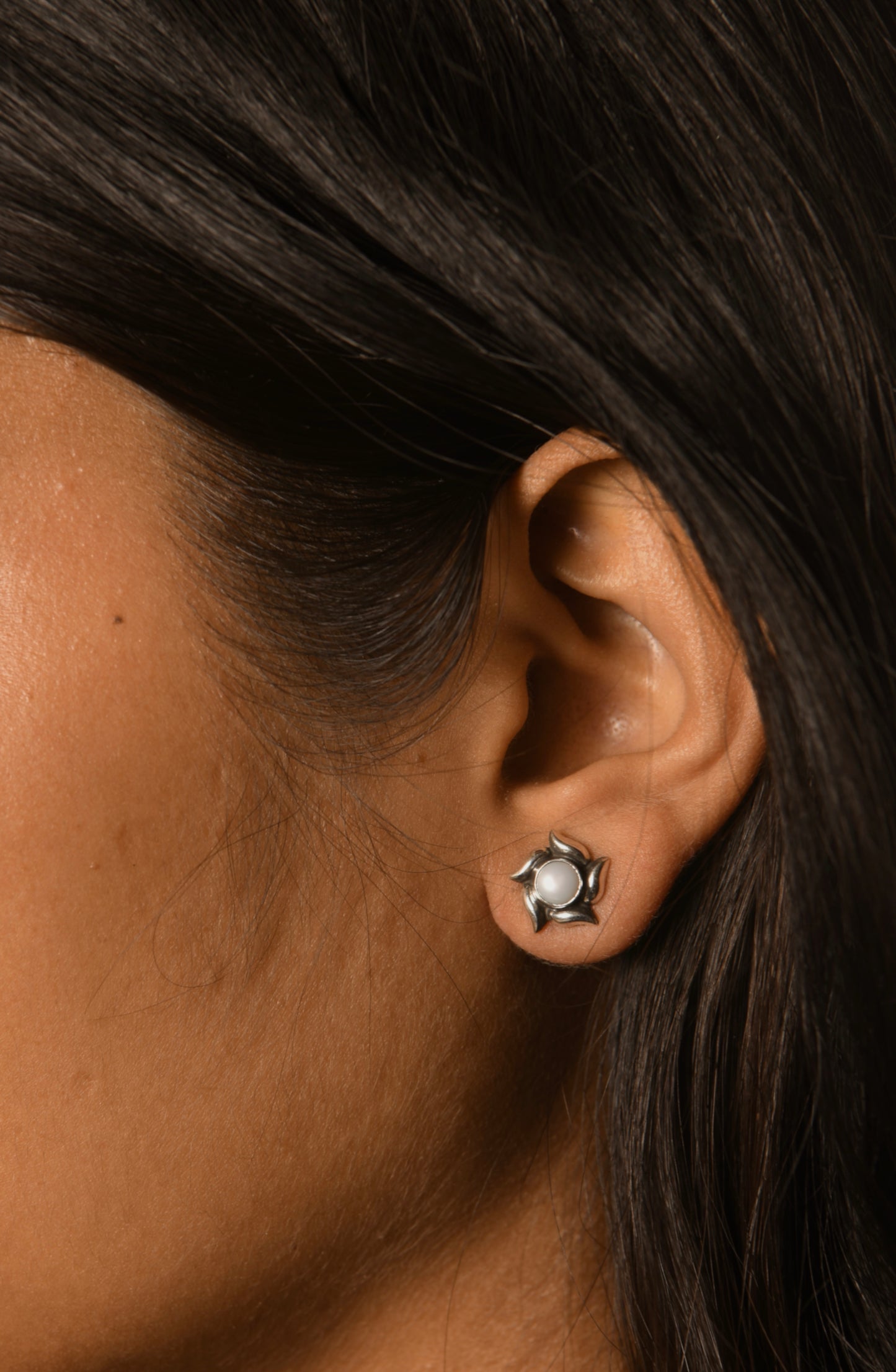 Everyday Pearl Flowers Studs