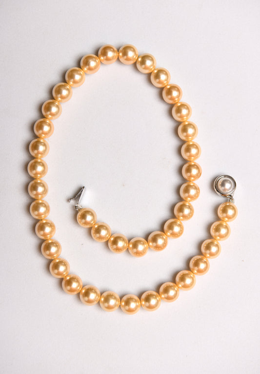 Golden Vibes Pearls Necklace