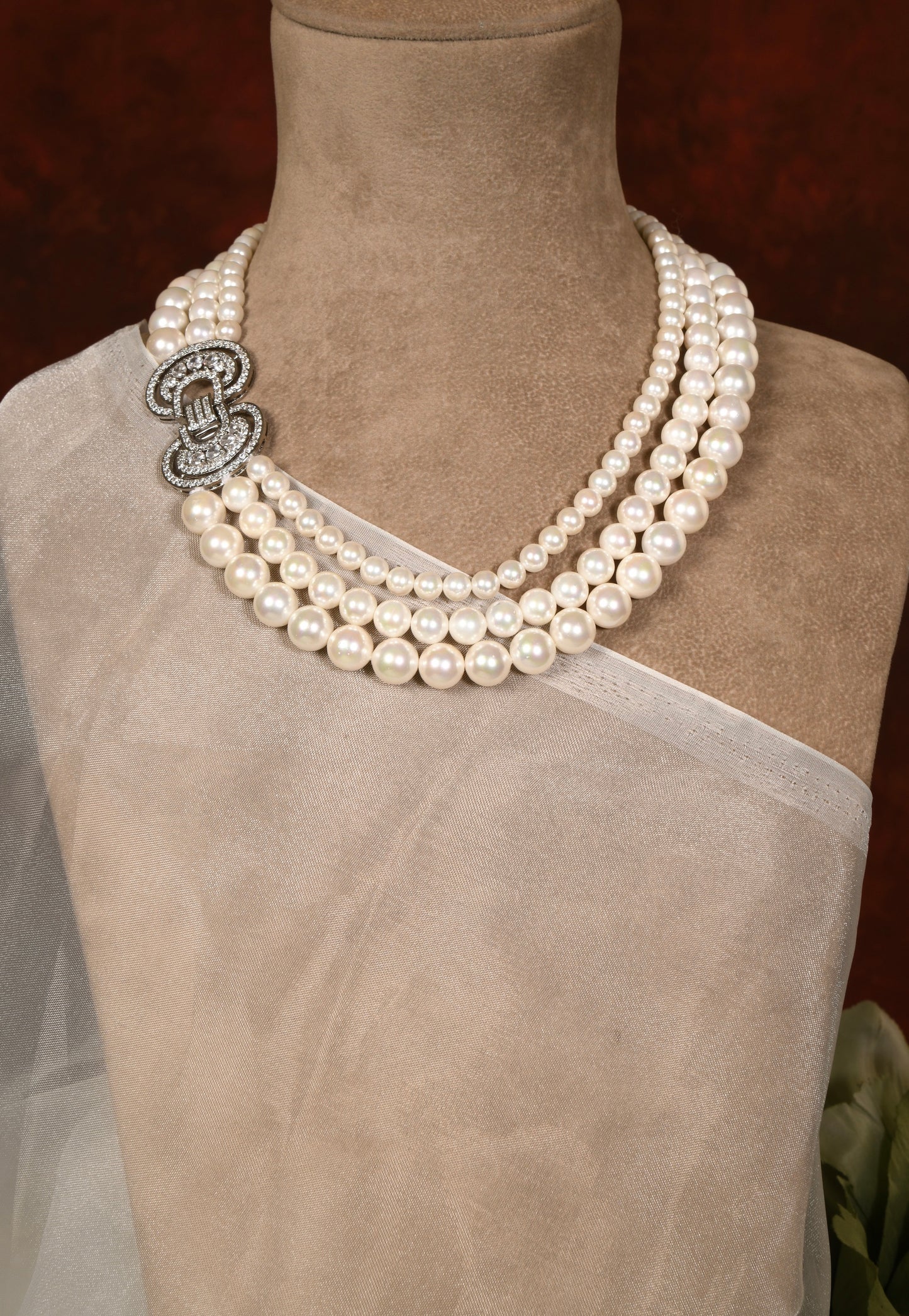 Layered Pearl Brooch Choker