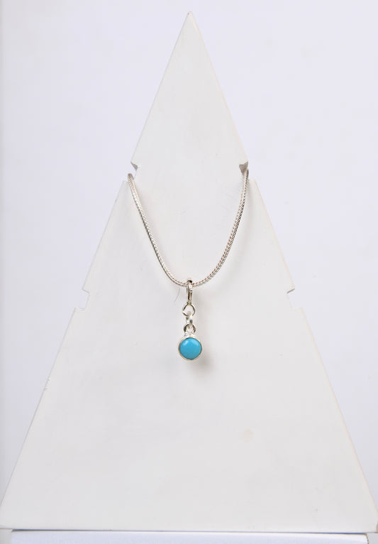 Arizona Turquoise Pendant in Silver Chain