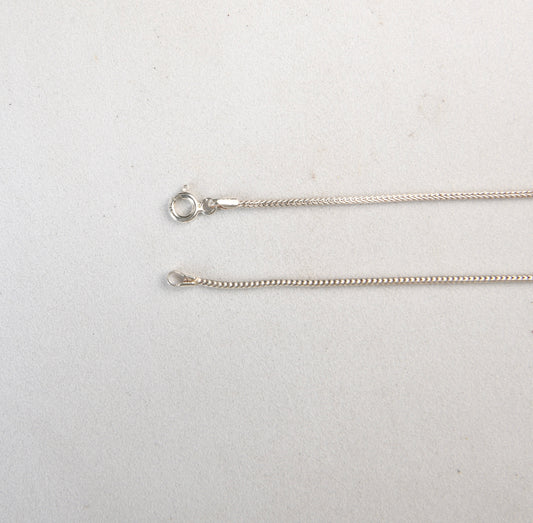 Aquamarine Pendant In Silver Chain