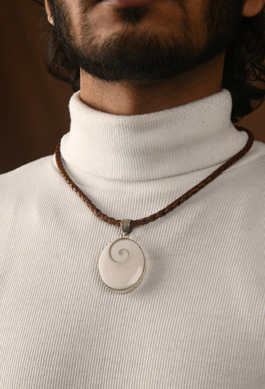 Gomati Chakra And Silver Pendant