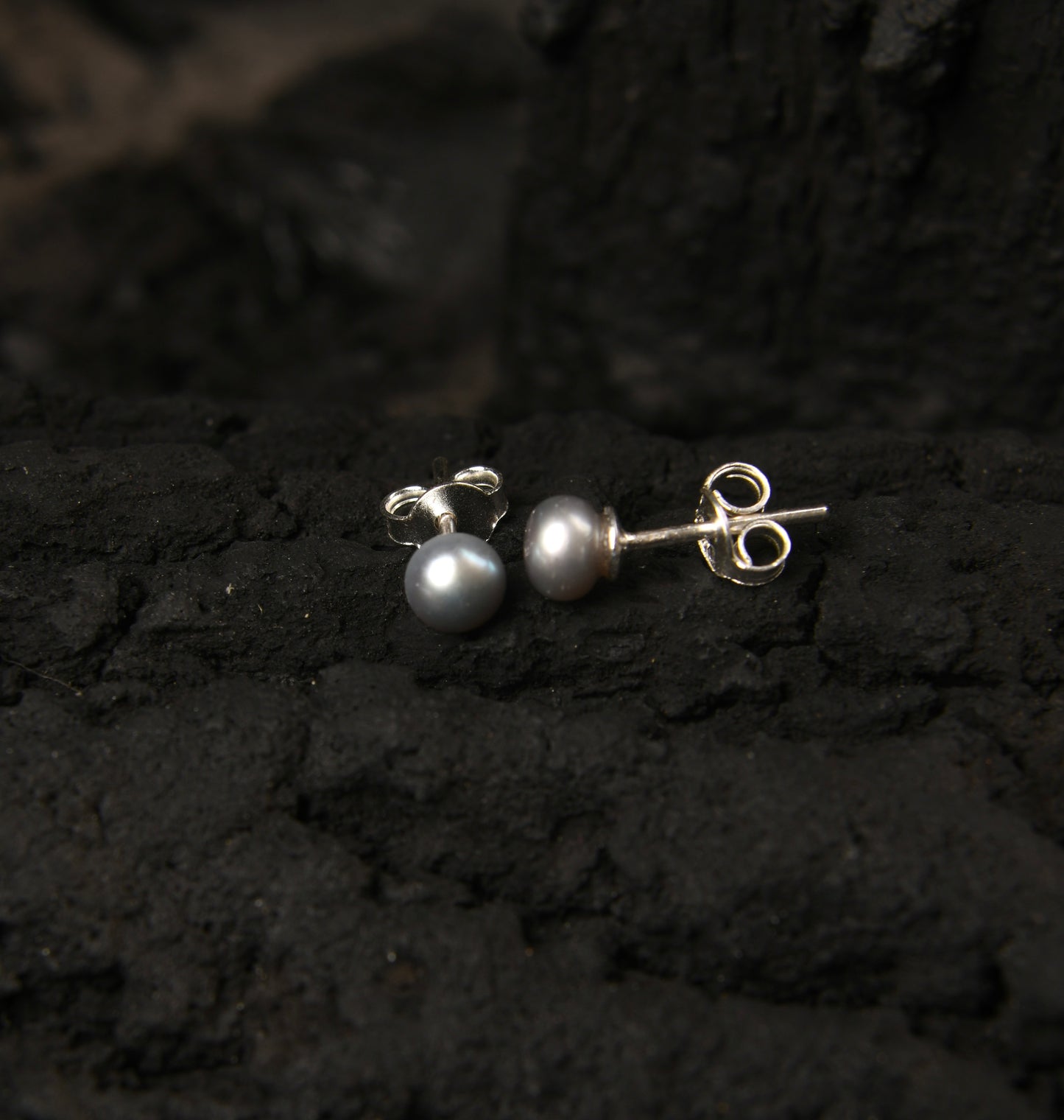 Ash Grey Pearl Studs (6 mm)