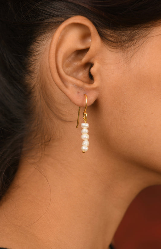 Chic Pearl Earrings