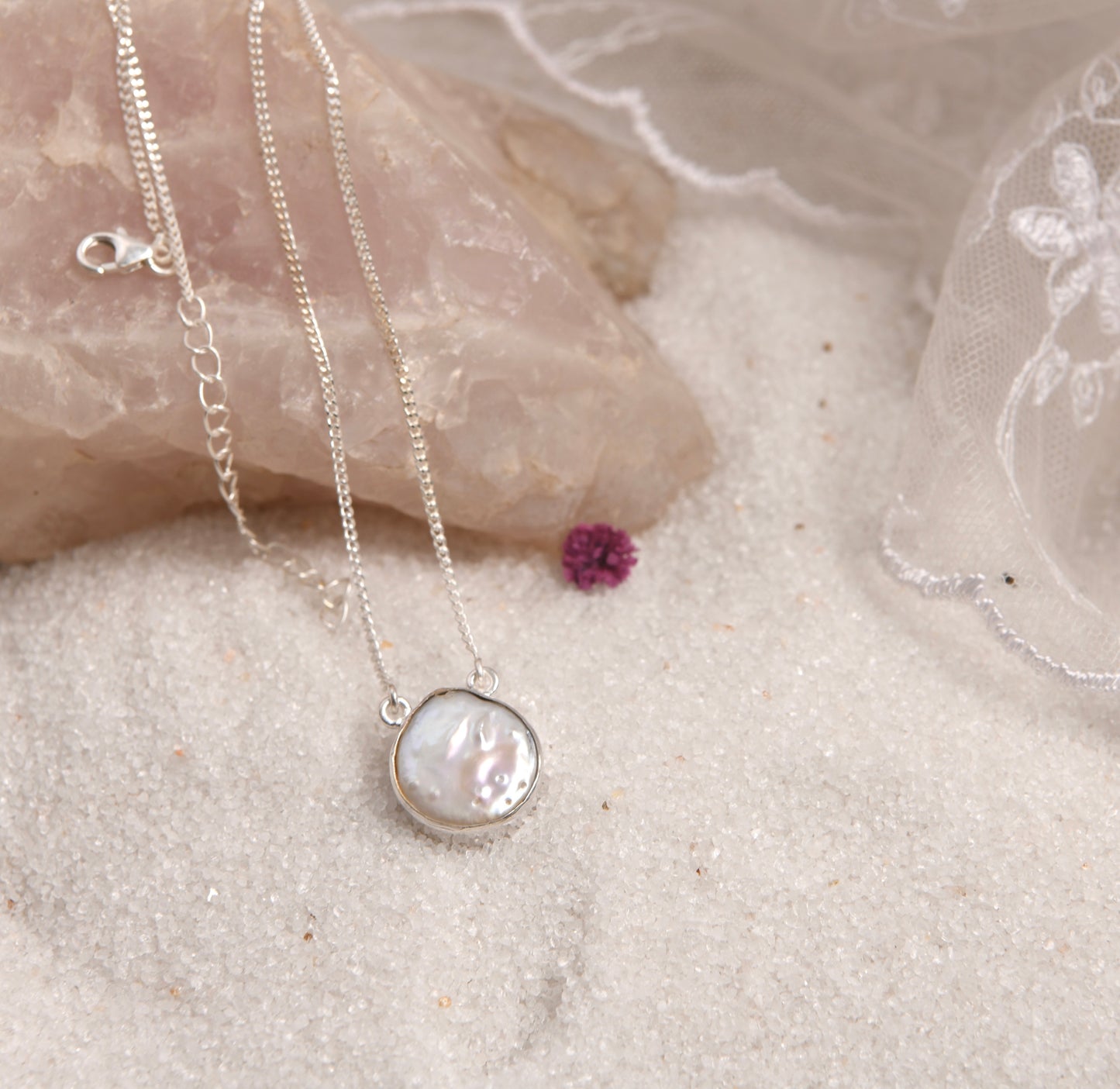 Elegant Dyna Baroque Pearl Set with Chain