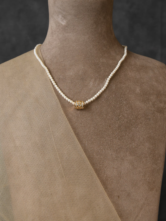 Minimalistic Golden Bead Pearl Necklace