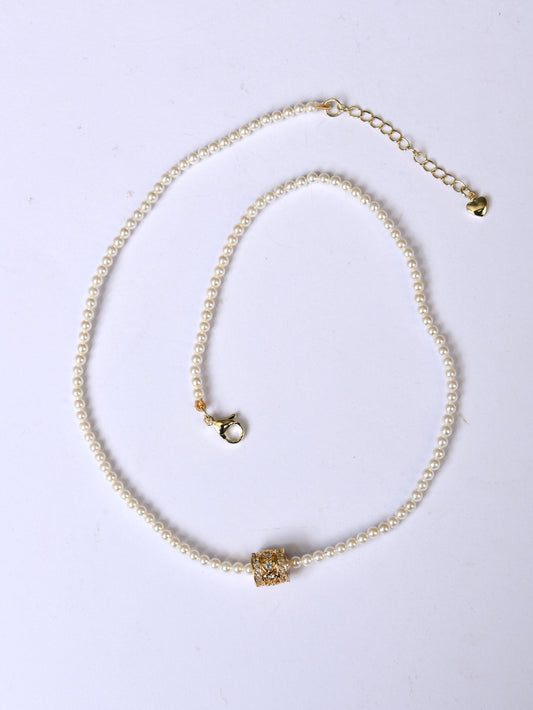 Minimalistic Golden Bead Pearl Necklace