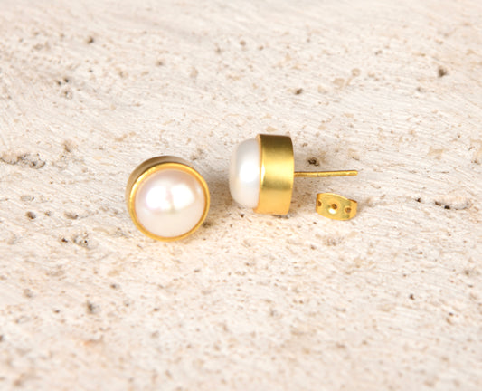Classic Pearl Studs (12mm)