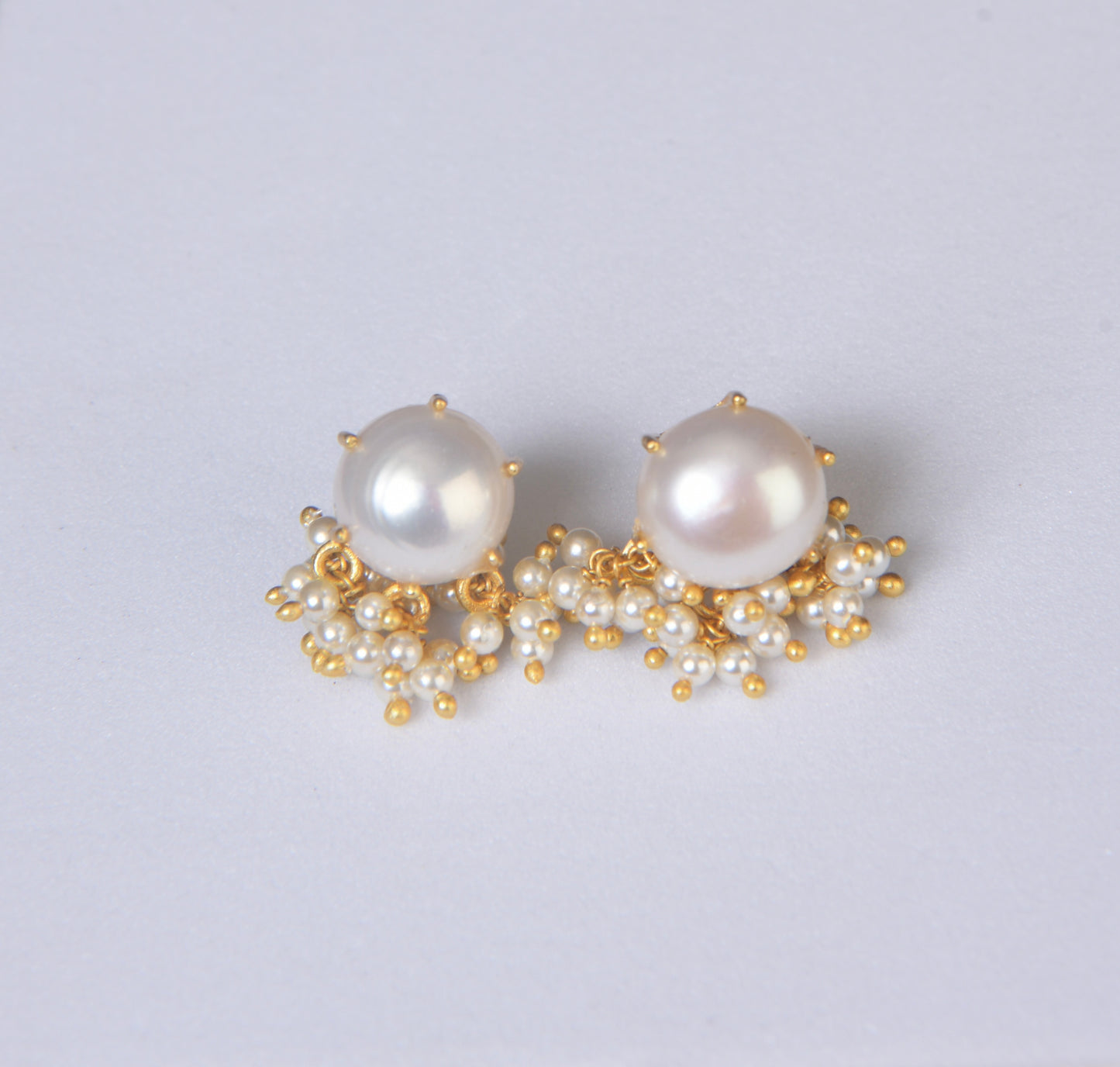 Pretty Woman Pearl Stud Earrings