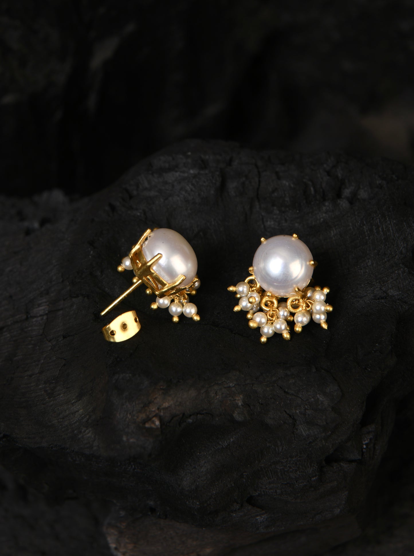 Pretty Woman Pearl Stud Earrings