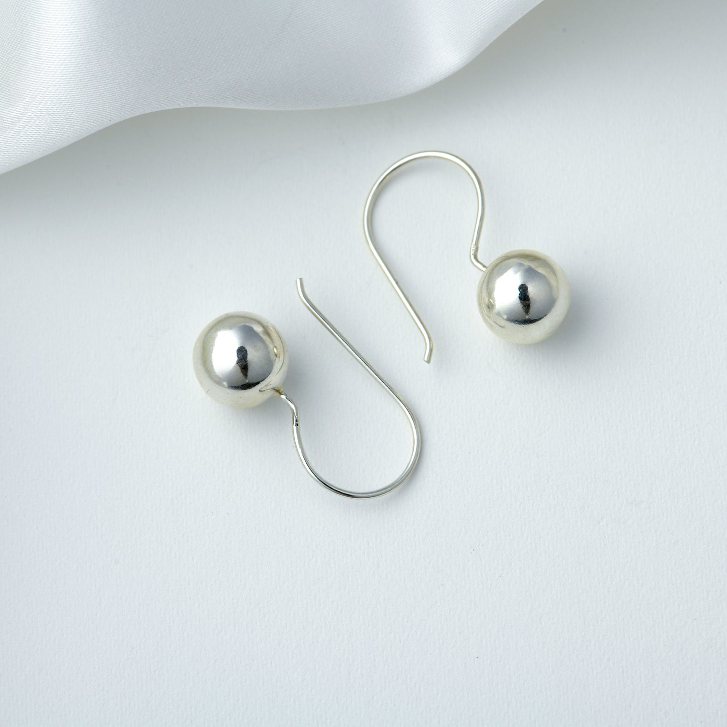 Silver Globe Drops( 10mm )