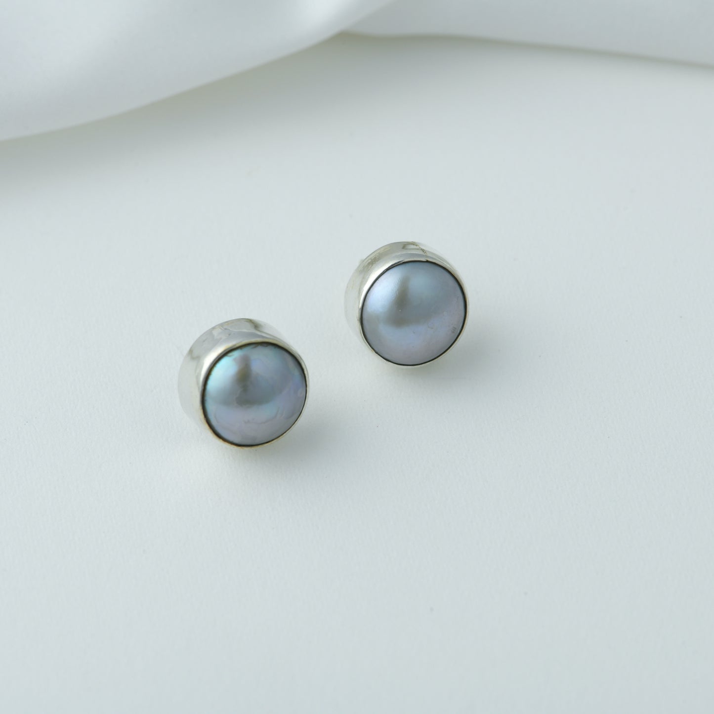 Midnight Pearls Pendant Set (Without chain)