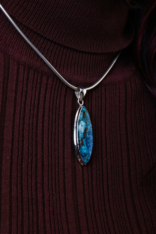 The Blue Eye Stone Pendant