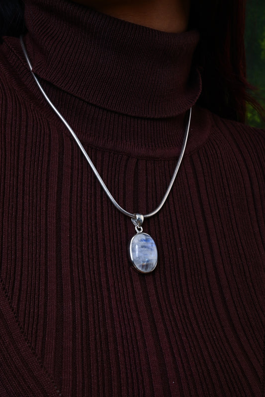 Silver Moonstone Pendant(1)