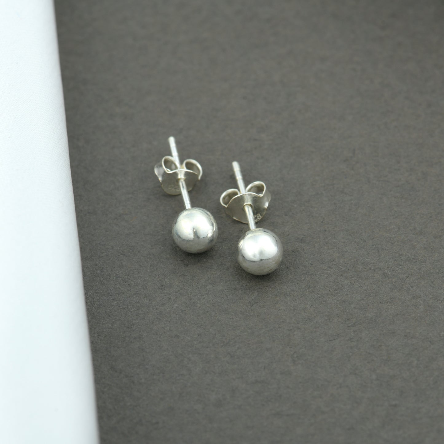 Silver Ball Studs( 4mm )
