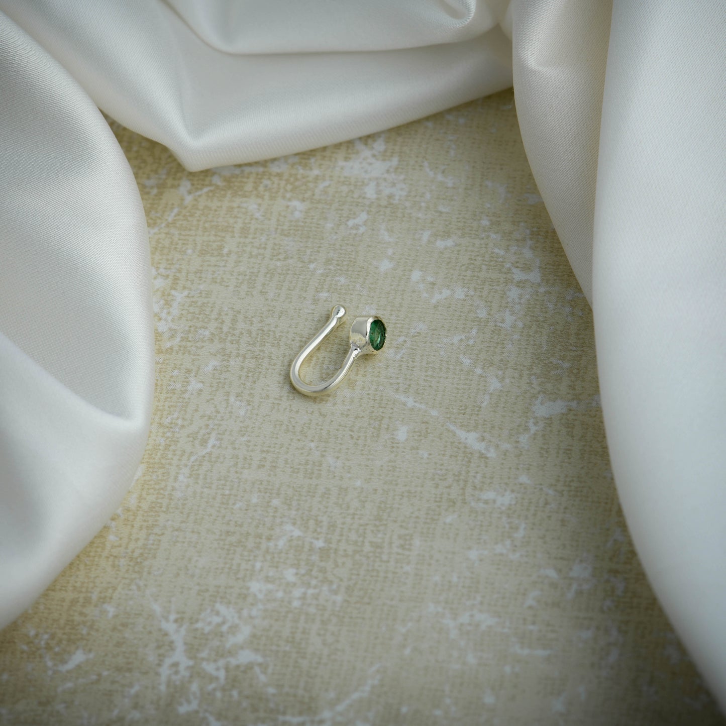 Natural Emerald Clip On Nose Pin
